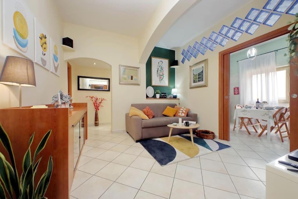 Relax Rome With 2 Balconies - 2 Bedroom Flat, 3Rd Floor With Lift, High Comfort, Quite, A Walk From Urban Train Station Gemelli And Metro A Stops Battistini & Cornelia Connecting To Center In 20 Minutes, 2 Steps From Bus Stop, Cycle Path, Groceries المظهر الخارجي الصورة